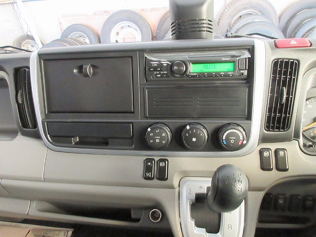 三菱ふそうキャンターアルミウイング小型（2t・3t）[写真15]