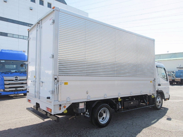 三菱ふそうキャンターアルミウイング小型（2t・3t）[写真02]