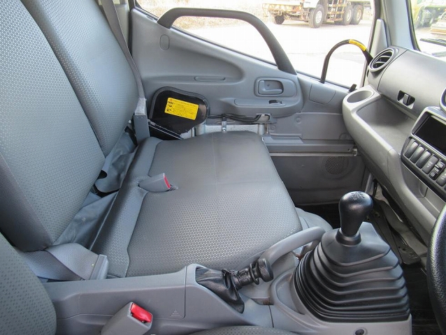 日野デュトロパッカー車（塵芥車）小型（2t・3t）[写真11]