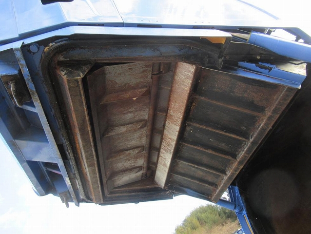 日野デュトロパッカー車（塵芥車）小型（2t・3t）[写真22]