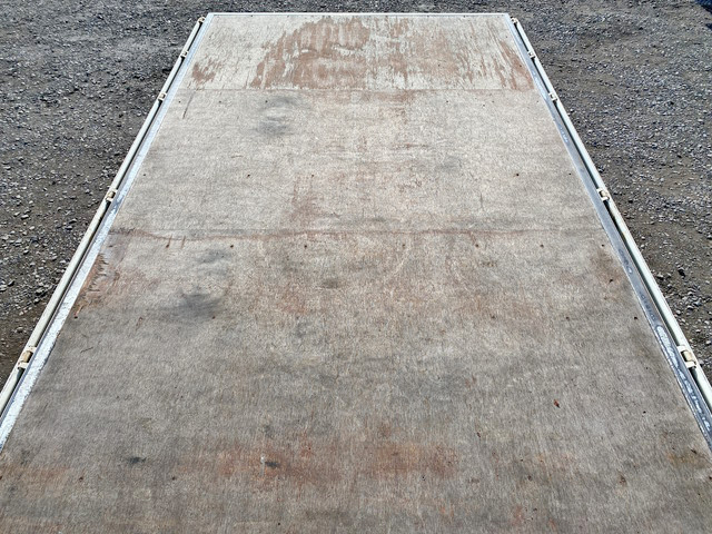 日野デュトロ平ボディ小型（2t・3t）[写真17]