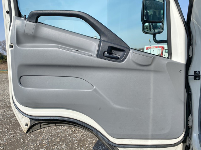 日野デュトロ平ボディ小型（2t・3t）[写真30]