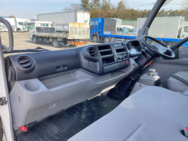 日野デュトロ平ボディ小型（2t・3t）[写真32]