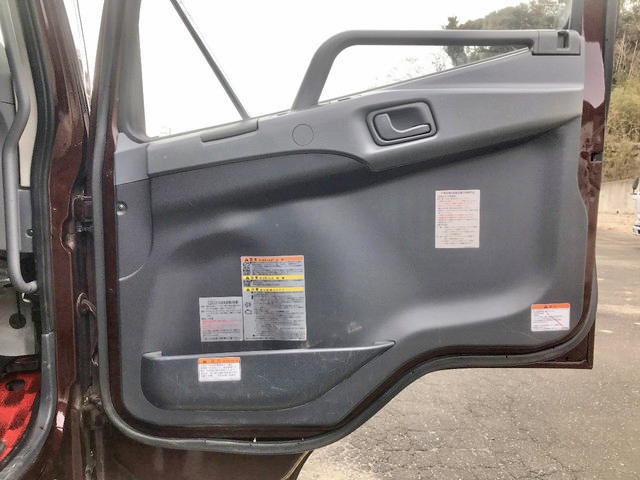 三菱ふそうファイターセルフクレーン5段増トン（6t・8t）[写真30]