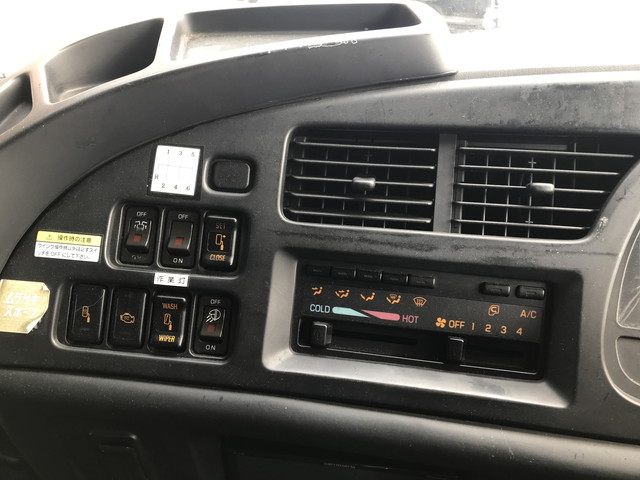 いすゞフォワードアルミウイング増トン（6t・8t）[写真30]