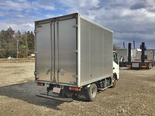 三菱ふそうキャンターアルミバン小型（2t・3t）[写真02]