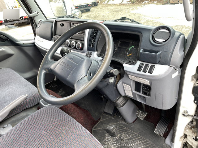 三菱ふそうキャンターアルミバン小型（2t・3t）[写真29]