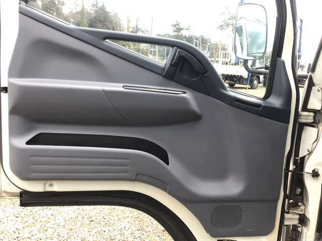 日産アトラス幌ウイング小型（2t・3t）[写真18]