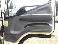 日産アトラス幌ウイング小型（2t・3t）[写真19]