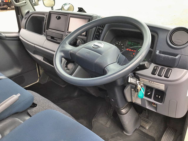 日産アトラス幌ウイング小型（2t・3t）[写真22]