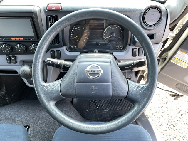 日産アトラス幌ウイング小型（2t・3t）[写真24]