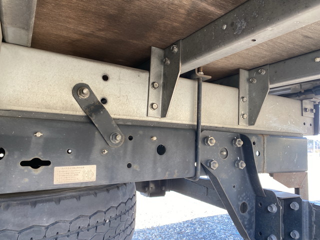 三菱ふそうキャンターアルミバン小型（2t・3t）[写真20]