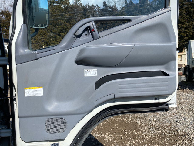 三菱ふそうキャンターアルミバン小型（2t・3t）[写真26]