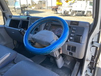 三菱ふそうキャンターアルミバン小型（2t・3t）[写真30]