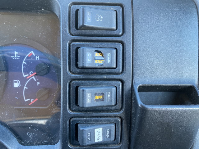 三菱ふそうキャンターアルミバン小型（2t・3t）[写真35]