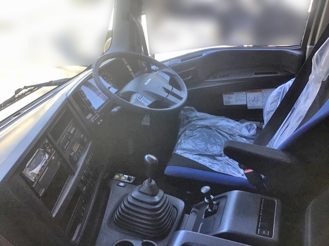 いすゞギガダンプ大型（10t）[写真26]