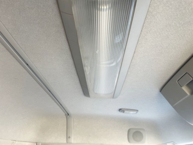 UDトラックスクオンアルミブロック大型（10t）[写真23]