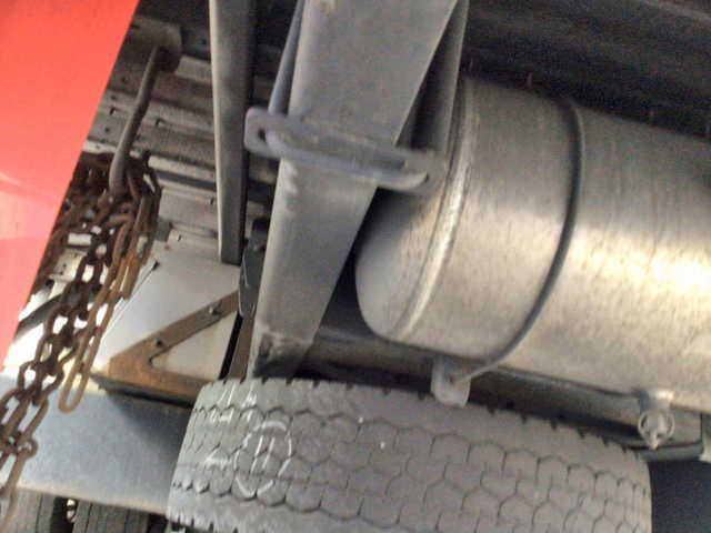 いすゞギガアルミウイング大型（10t）[写真11]