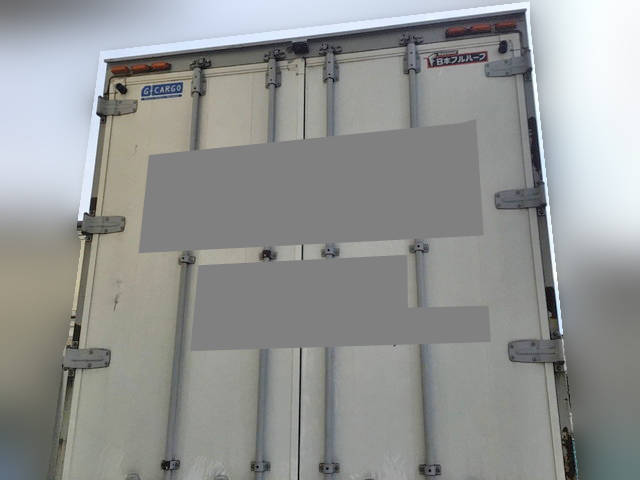 いすゞギガアルミウイング大型（10t）[写真02]