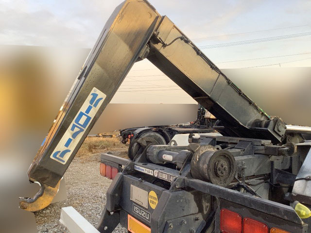 いすゞギガアームロール大型（10t）[写真11]