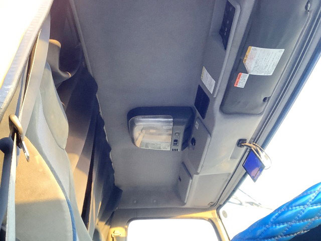 いすゞギガアームロール大型（10t）[写真28]