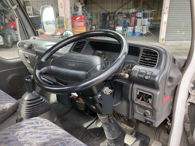 いすゞエルフ平ボディ小型（2t・3t）[写真28]