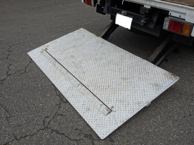 三菱ふそうキャンタークレーン4段小型（2t・3t）[写真15]