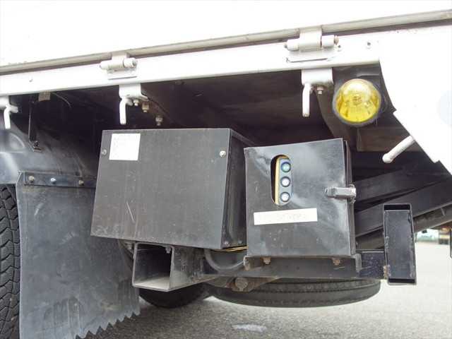 三菱ふそうキャンタークレーン4段小型（2t・3t）[写真08]