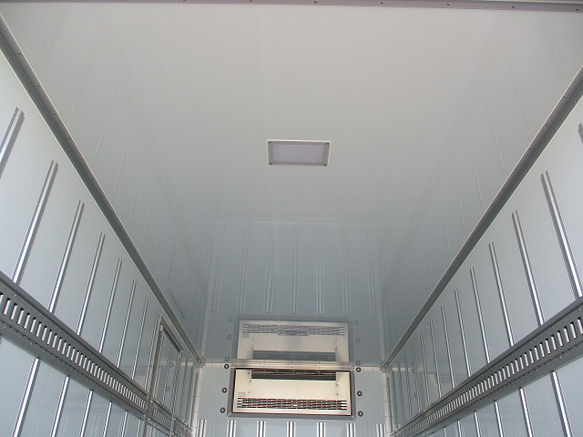 三菱ふそうキャンター冷凍車（冷蔵車）小型（2t・3t）[写真04]