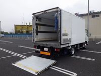 いすゞエルフ冷凍車（冷蔵車）小型（2t・3t）[写真02]