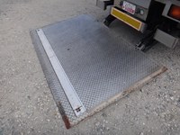 UDトラックスコンドルアルミウイング中型（4t）[写真02]