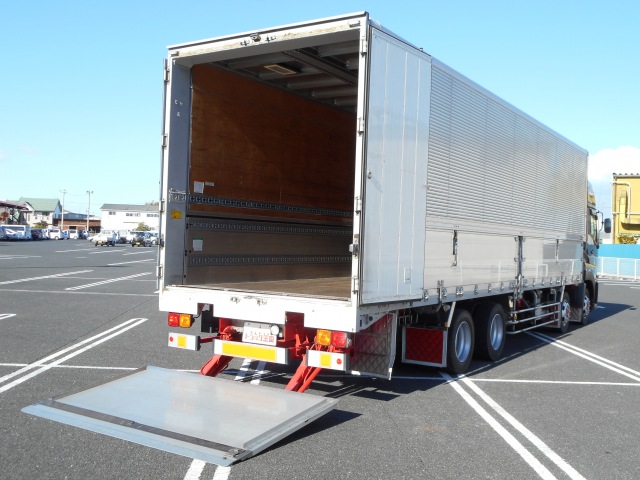 UDトラックスクオンアルミウイング大型（10t）[写真02]