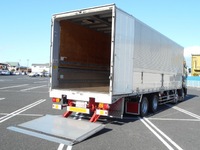 UDトラックスクオンアルミウイング大型（10t）[写真02]