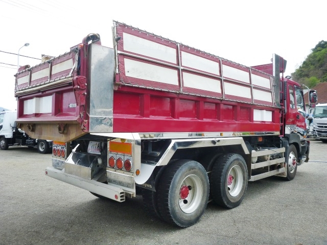 いすゞギガダンプ大型（10t）[写真02]