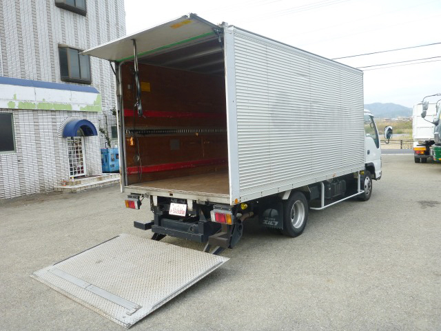 いすゞエルフアルミバン小型（2t・3t）[写真02]