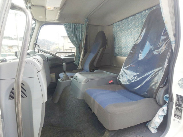 三菱ふそうファイター平ボディ増トン（6t・8t）[写真26]