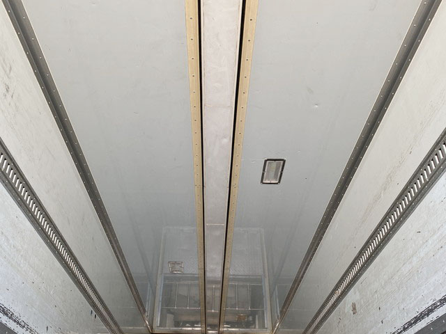 いすゞギガ冷蔵冷凍ウイング大型（10t）[写真13]