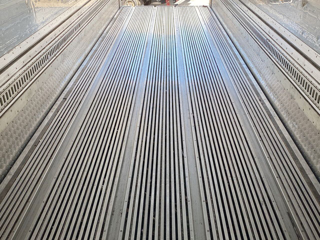 いすゞギガ冷蔵冷凍ウイング大型（10t）[写真14]