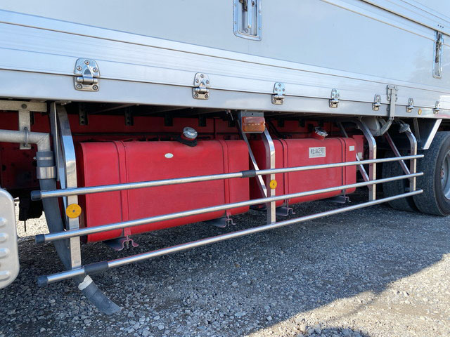 いすゞギガ冷蔵冷凍ウイング大型（10t）[写真17]