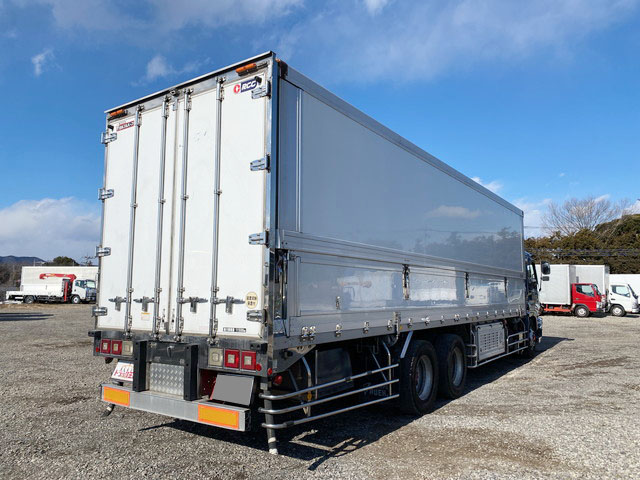 いすゞギガ冷蔵冷凍ウイング大型（10t）[写真02]