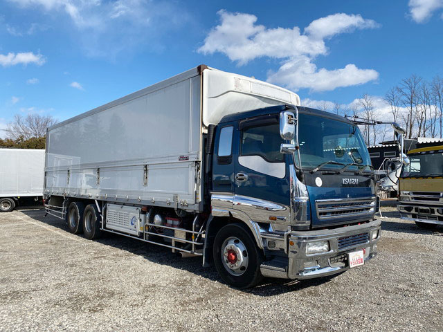 いすゞギガ冷蔵冷凍ウイング大型（10t）[写真03]