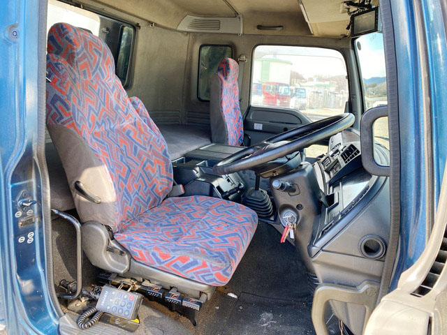 いすゞギガ冷蔵冷凍ウイング大型（10t）[写真32]