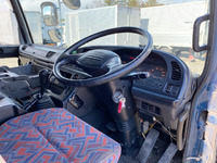 いすゞギガ冷蔵冷凍ウイング大型（10t）[写真36]