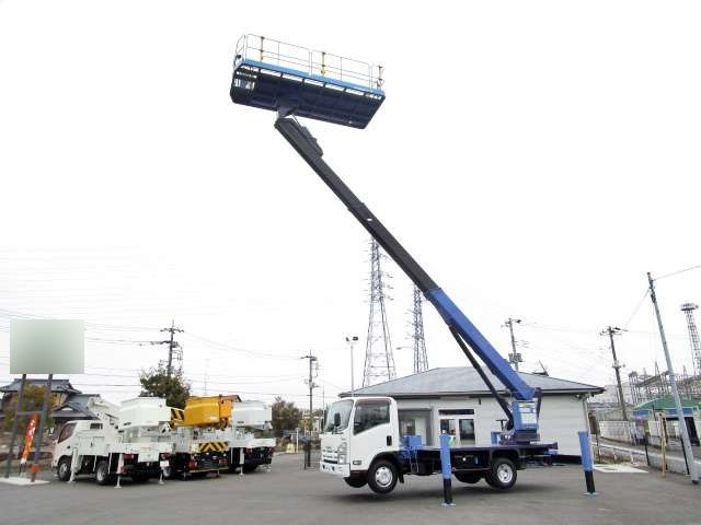 いすゞエルフ高所作業車小型（2t・3t）[写真13]