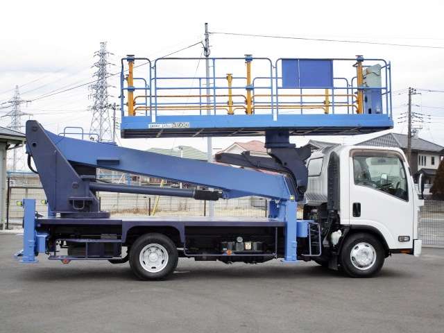いすゞエルフ高所作業車小型（2t・3t）[写真05]