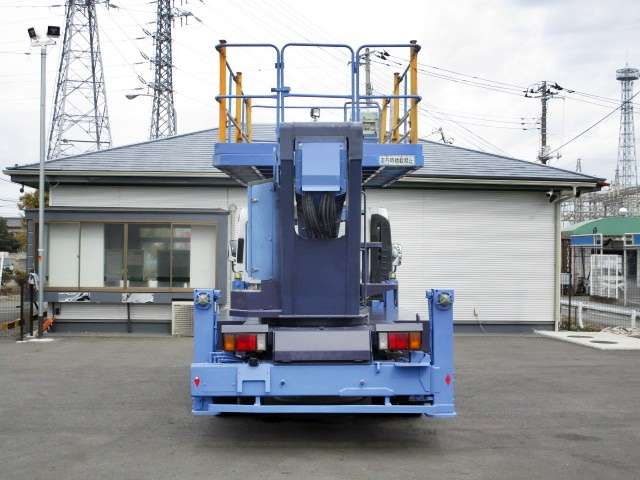 いすゞエルフ高所作業車小型（2t・3t）[写真07]