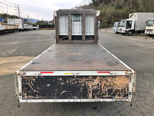 三菱ふそうキャンター平ボディ小型（2t・3t）[写真11]