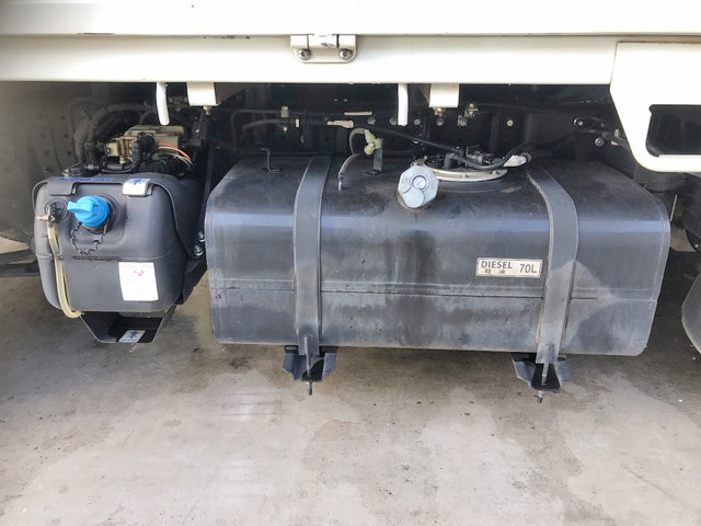 三菱ふそうキャンター平ボディ小型（2t・3t）[写真18]