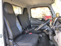 三菱ふそうキャンター平ボディ小型（2t・3t）[写真32]