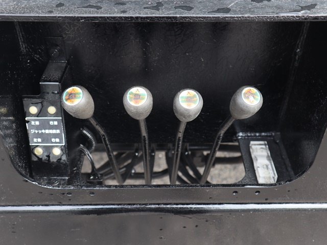 日野デュトロ高所作業車小型（2t・3t）[写真13]